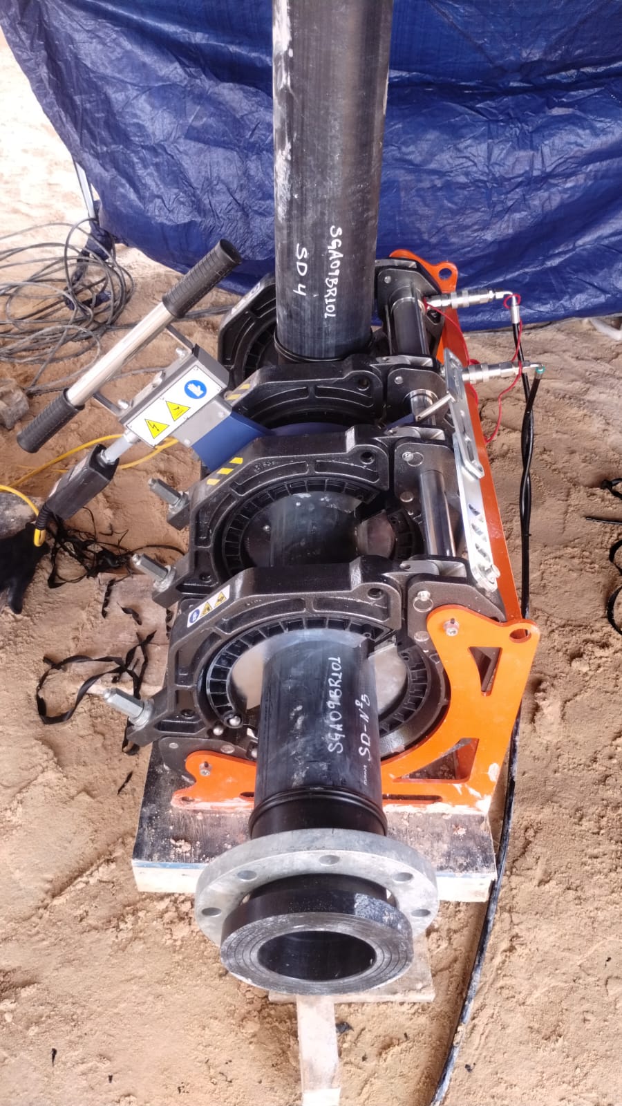 Termofusão de tubo PEAD com flange em obra de campo